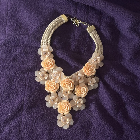 Jewelry - Elegant Floral Necklace with Peach and Cream Accents